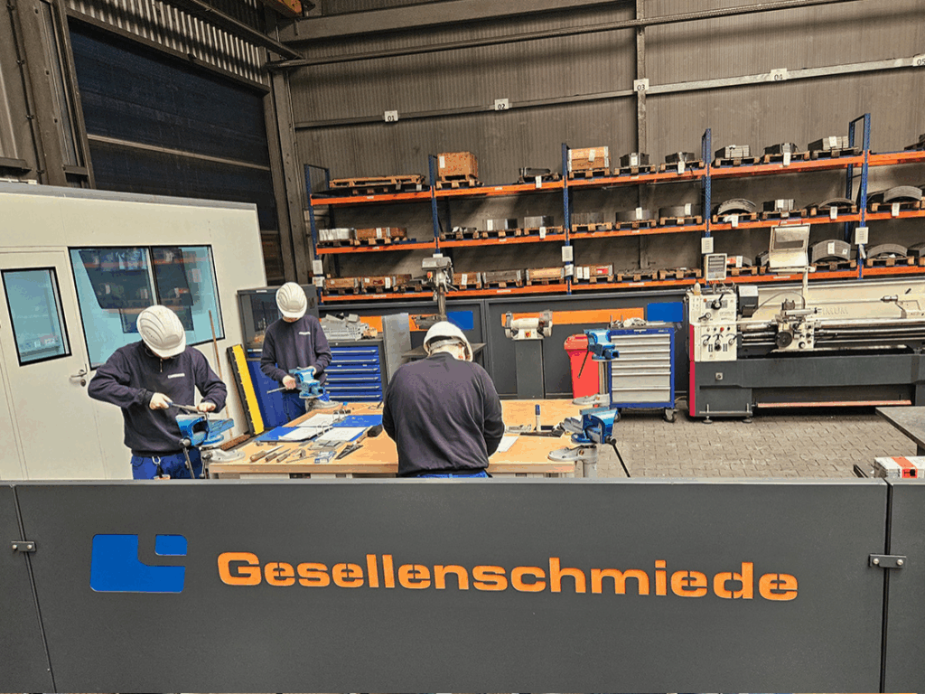 Neuer Schulungsraum in der UnionStahl Gesellenschmiede stärkt Ausbildung von Konstruktions- und Zerspanungsmechanikern