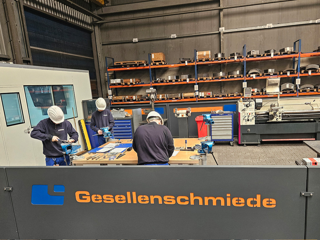 Neuer Schulungsraum in der UnionStahl Gesellenschmiede stärkt Ausbildung von Konstruktions- und Zerspanungsmechanikern