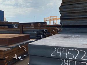 Zugversuch in Dickenrichtung zur Bestimmung der plastischen Verformbarkeit von Stahlblechen