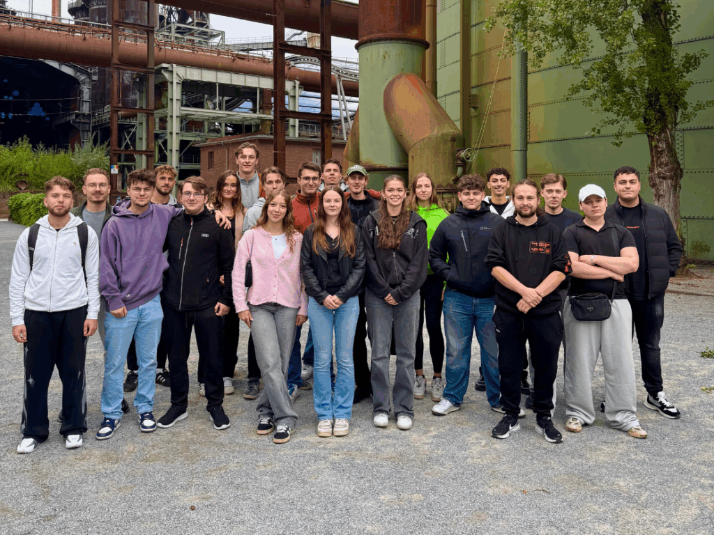 Azubi-Tag 2025 bei UnionStahl in Duisburg mit Teamaktivitäten, Ausbildungseinblicken und starkem Zusammenhalt